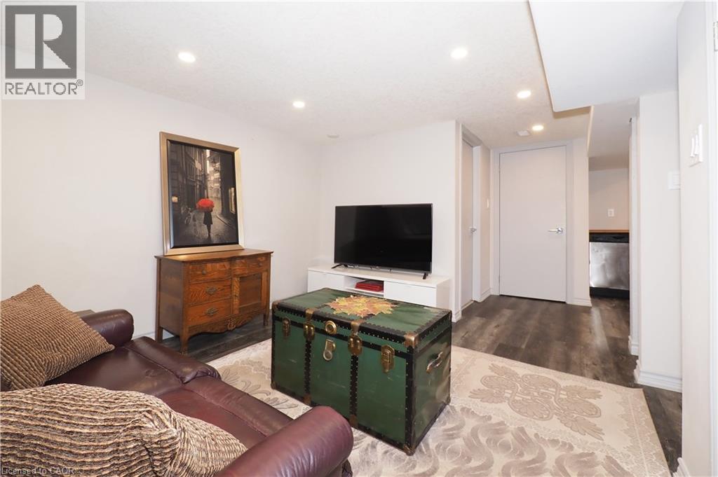 354 BLUCHER Boulevard, Kitchener, Ontario, N2H5V9 — Photo 23