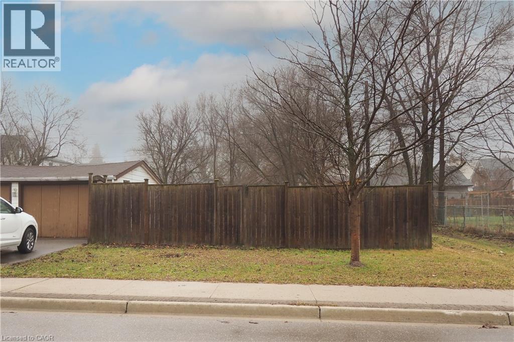 354 BLUCHER Boulevard, Kitchener, Ontario, N2H5V9 — Photo 34