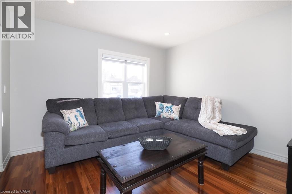 354 BLUCHER Boulevard, Kitchener, Ontario, N2H5V9 — Photo 6