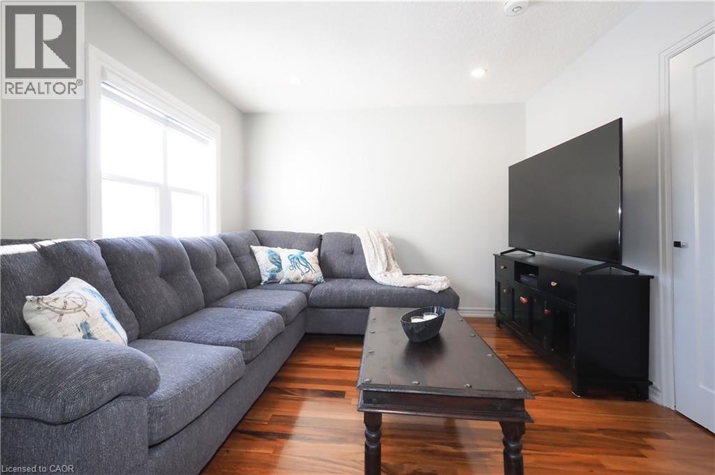 354 BLUCHER Boulevard, Kitchener, Ontario, N2H5V9 — Photo 7