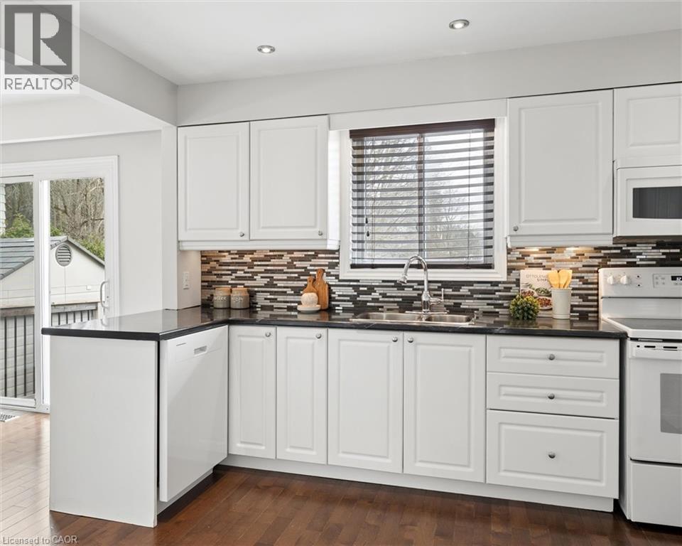 168 GREEN VALLEY Drive, Kitchener, Ontario, N2P1C4 — Photo 11