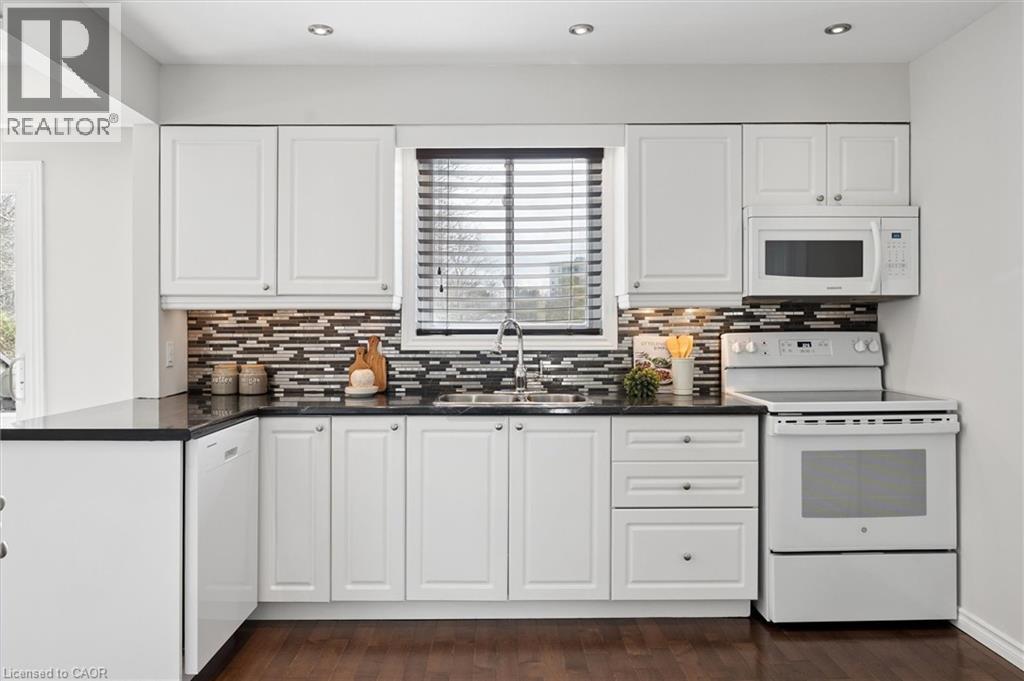 168 GREEN VALLEY Drive, Kitchener, Ontario, N2P1C4 — Photo 12