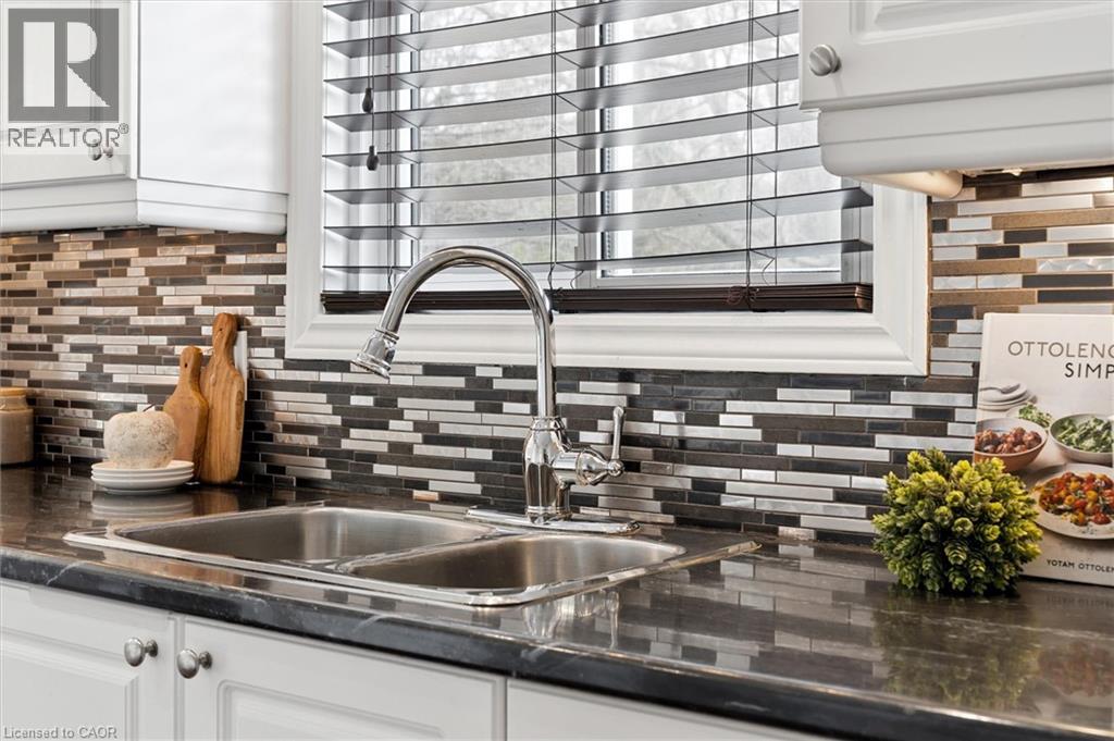 168 GREEN VALLEY Drive, Kitchener, Ontario, N2P1C4 — Photo 13