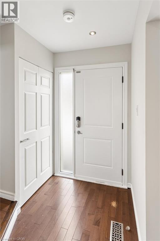 168 GREEN VALLEY Drive, Kitchener, Ontario, N2P1C4 — Photo 2