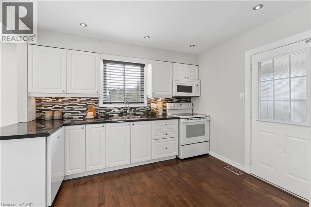 168 GREEN VALLEY Drive, Kitchener, Ontario, N2P1C4 — Photo 9