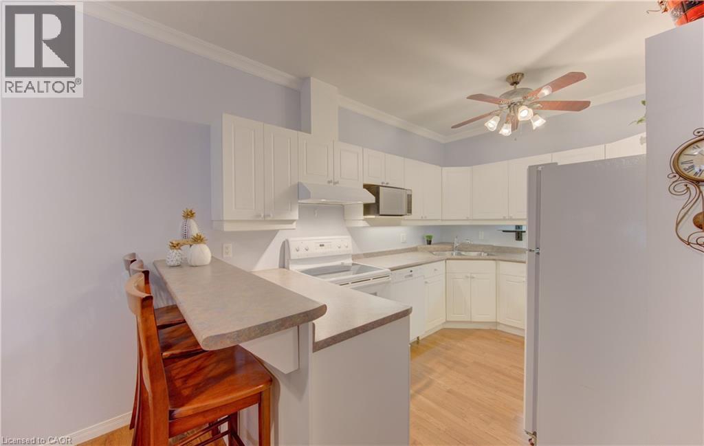 74 AUTUMN RIDGE Trail Unit# 33, Kitchener, Ontario, N2P2M5 — Photo 12