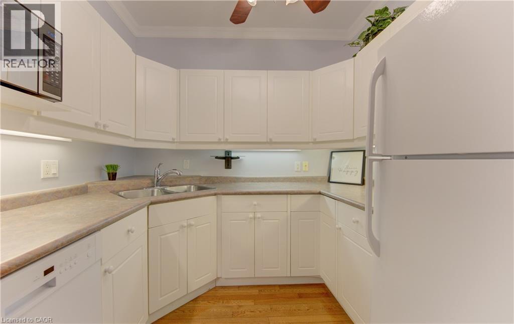 74 AUTUMN RIDGE Trail Unit# 33, Kitchener, Ontario, N2P2M5 — Photo 15