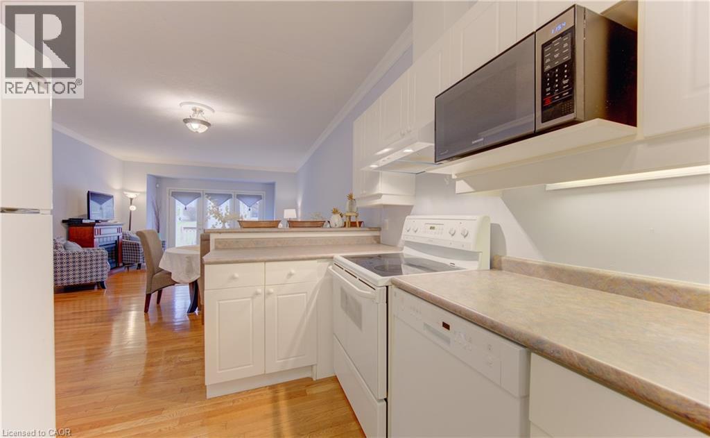 74 AUTUMN RIDGE Trail Unit# 33, Kitchener, Ontario, N2P2M5 — Photo 16