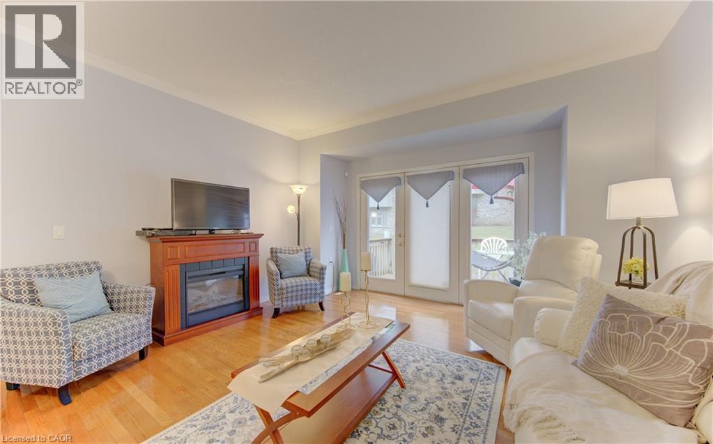 74 AUTUMN RIDGE Trail Unit# 33, Kitchener, Ontario, N2P2M5 — Photo 18
