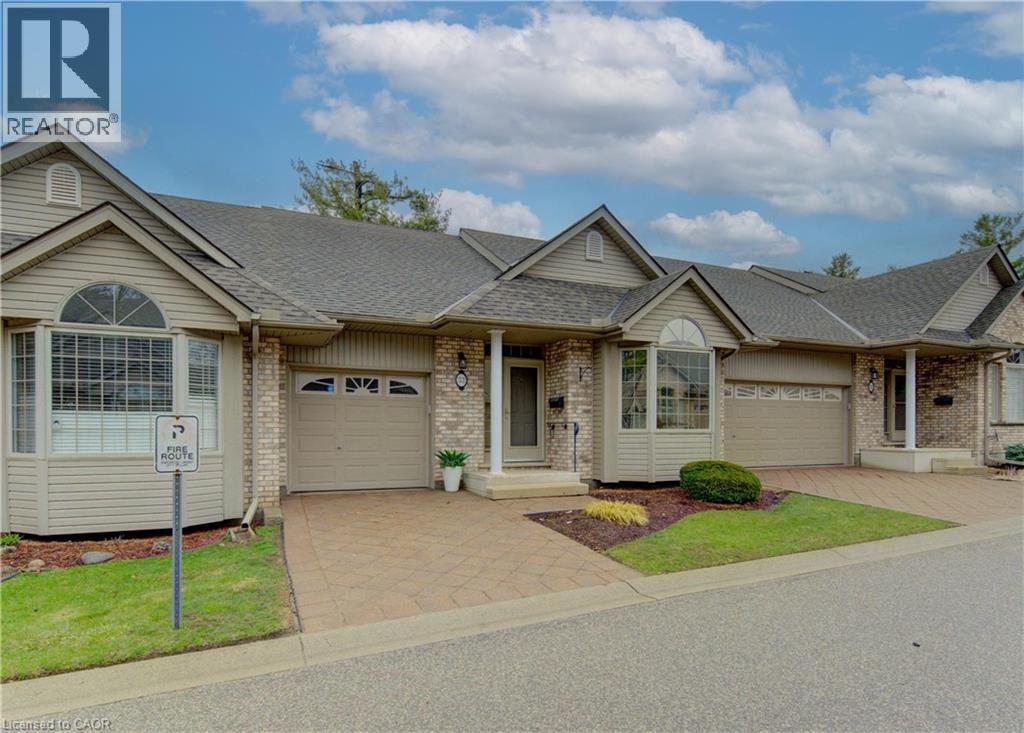 74 AUTUMN RIDGE Trail Unit# 33, Kitchener, Ontario, N2P2M5 — Photo 2