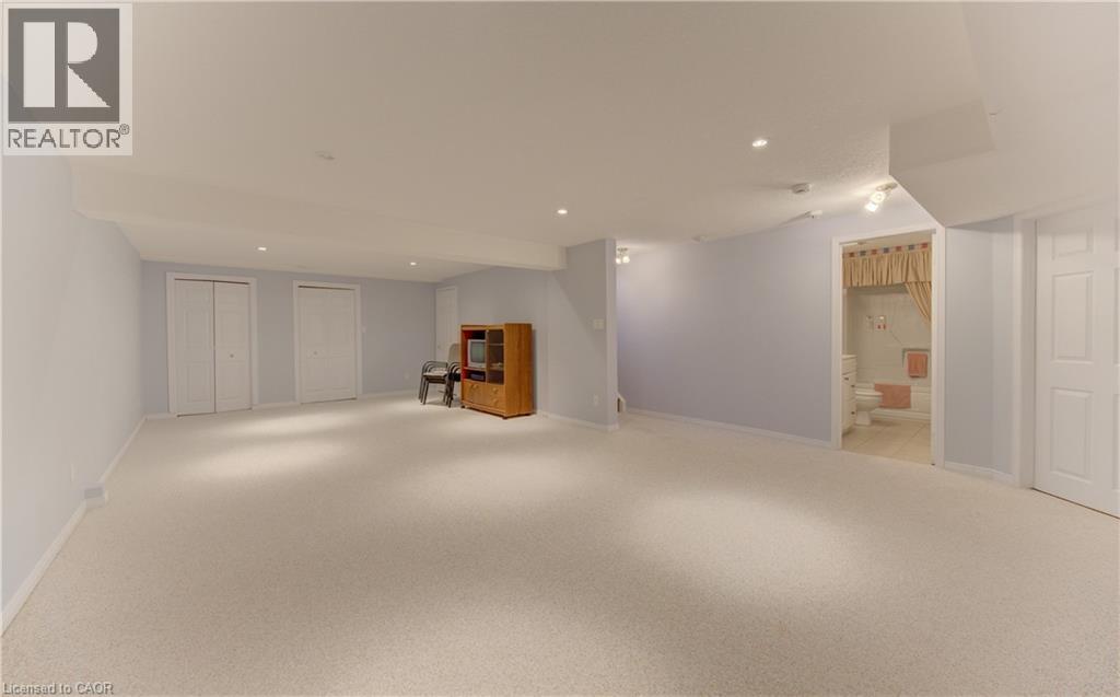 74 AUTUMN RIDGE Trail Unit# 33, Kitchener, Ontario, N2P2M5 — Photo 25