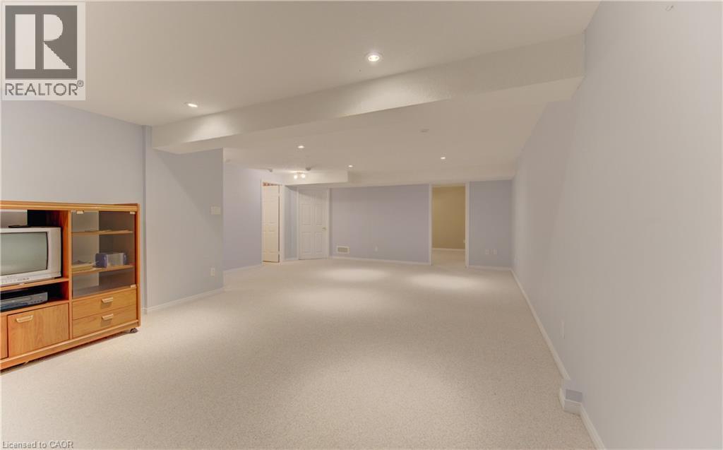 74 AUTUMN RIDGE Trail Unit# 33, Kitchener, Ontario, N2P2M5 — Photo 26