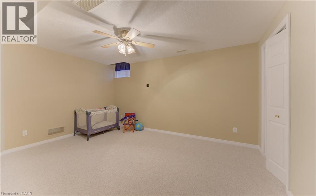 74 AUTUMN RIDGE Trail Unit# 33, Kitchener, Ontario, N2P2M5 — Photo 28