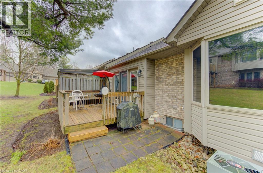 74 AUTUMN RIDGE Trail Unit# 33, Kitchener, Ontario, N2P2M5 — Photo 34