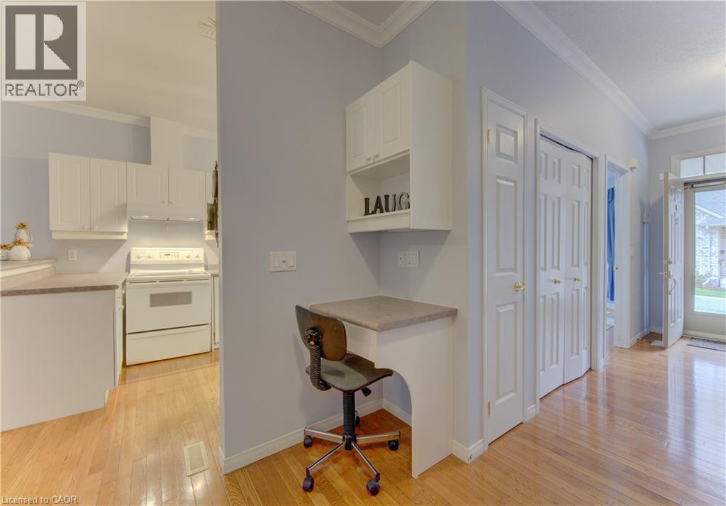 74 AUTUMN RIDGE Trail Unit# 33, Kitchener, Ontario, N2P2M5 — Photo 9