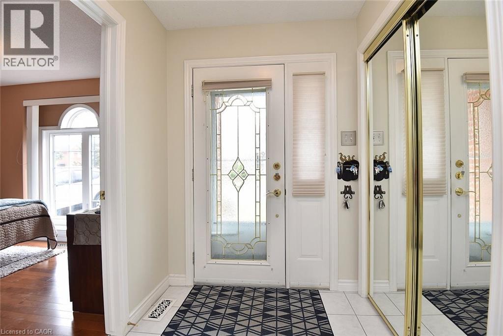 20 MEADOWLANDS Boulevard Unit# 8, Ancaster, Ontario, L9K1J5 — Photo 5