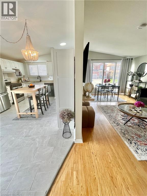 241 THORNER Drive, Hamilton, Ontario, L8V2M6 — Photo 11