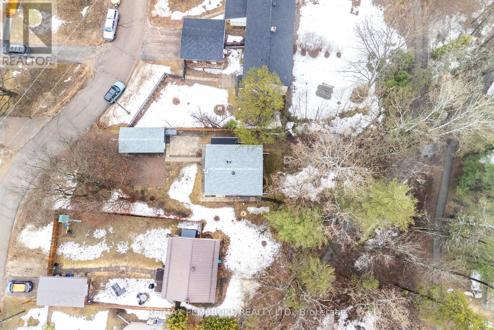 98 BIRCH STREET, Deep River, Ontario, K0J1P0 — Photo 13