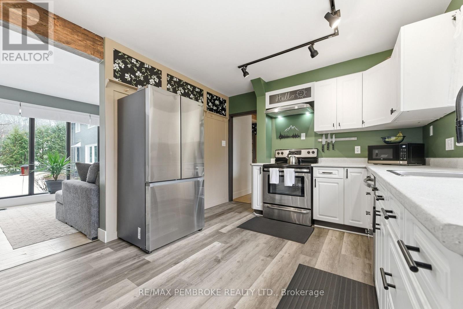 98 BIRCH STREET, Deep River, Ontario, K0J1P0 — Photo 4