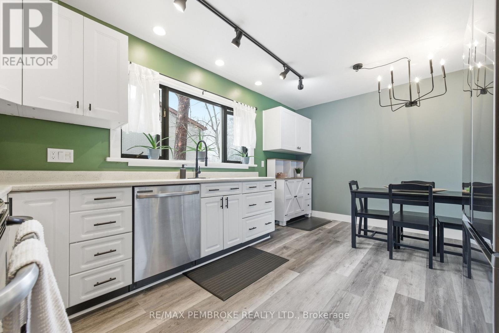 98 BIRCH STREET, Deep River, Ontario, K0J1P0 — Photo 47