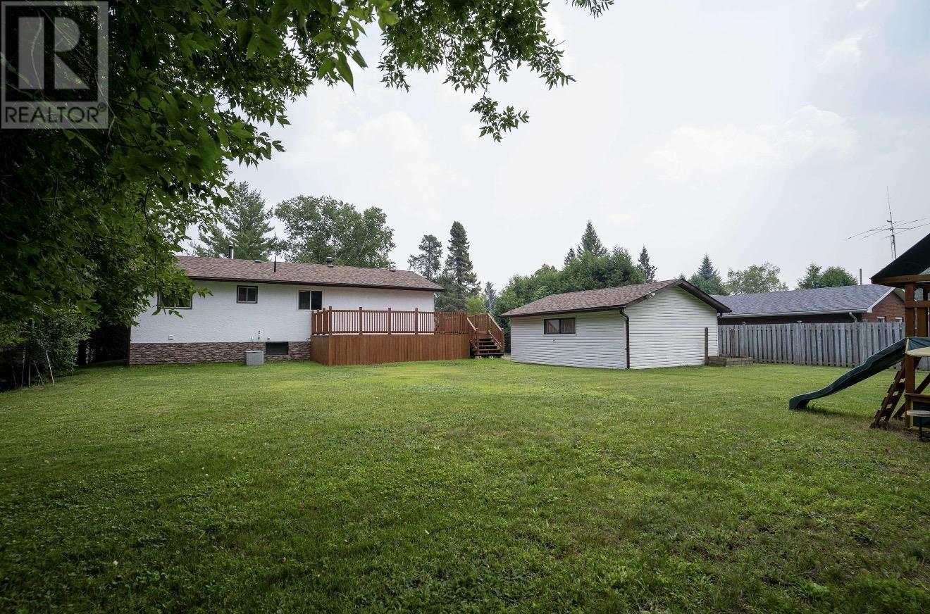 2031 Murphy Ave, Thunder Bay, Ontario, P7K1G7 — Photo 4