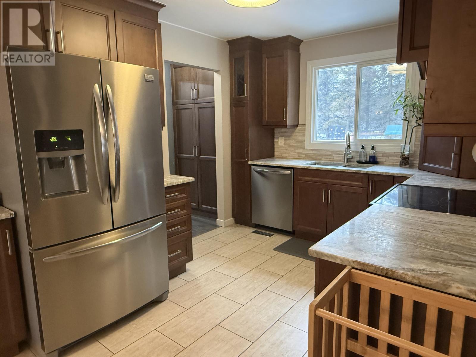 2031 Murphy Ave, Thunder Bay, Ontario, P7K1G7 — Photo 5