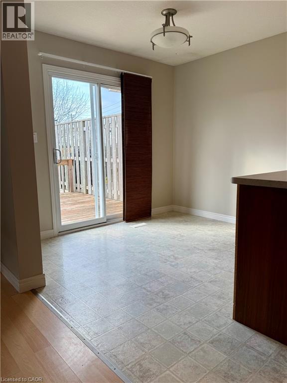 600 BRANDENBURG Boulevard, Waterloo, Ontario, N2T2V3 — Photo 10