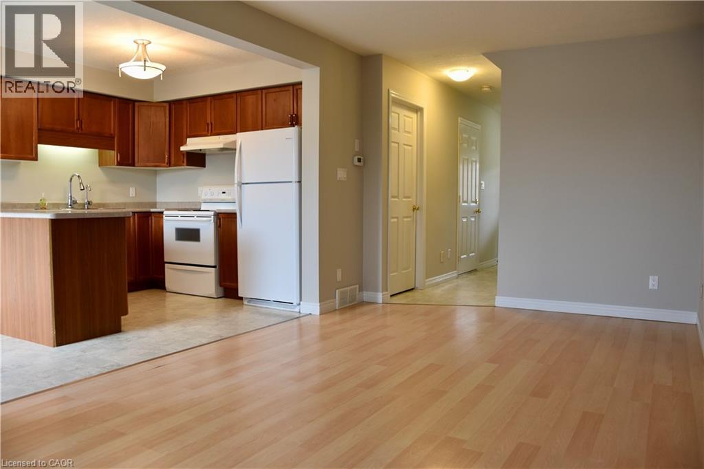 600 BRANDENBURG Boulevard, Waterloo, Ontario, N2T2V3 — Photo 6