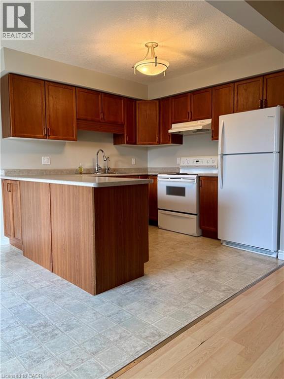 600 BRANDENBURG Boulevard, Waterloo, Ontario, N2T2V3 — Photo 8