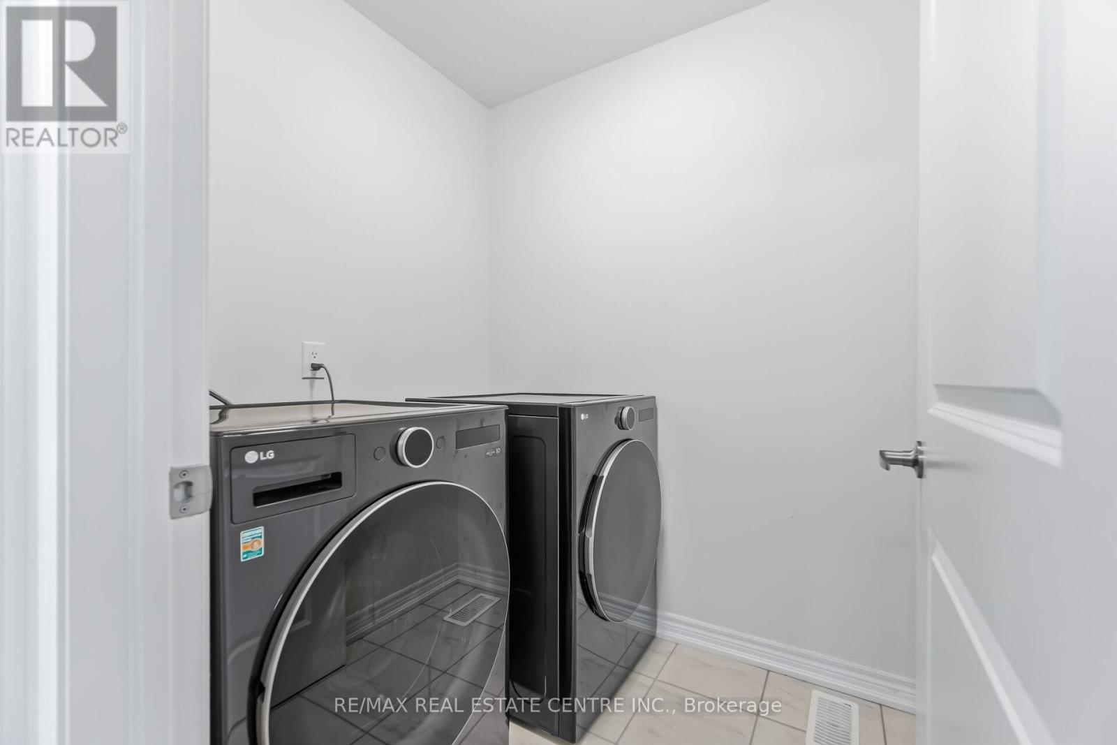 212 BROADACRE DRIVE, Kitchener, Ontario, N2R0S6 — Photo 10