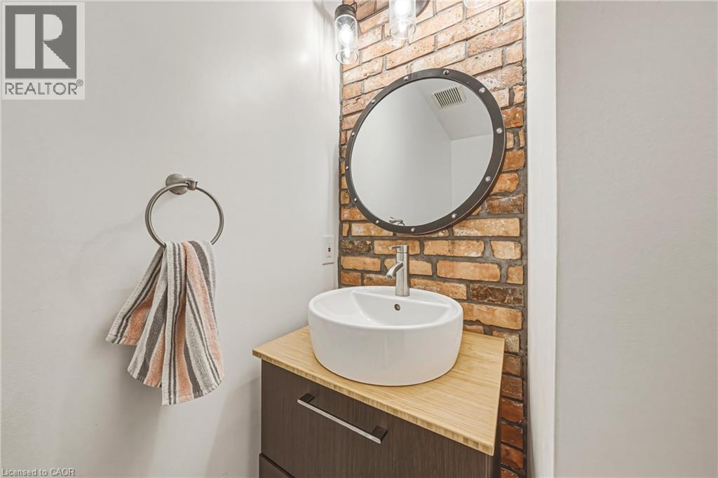 2055 WALKERS Line Unit# 242, Burlington, Ontario, L7M4B5 — Photo 13