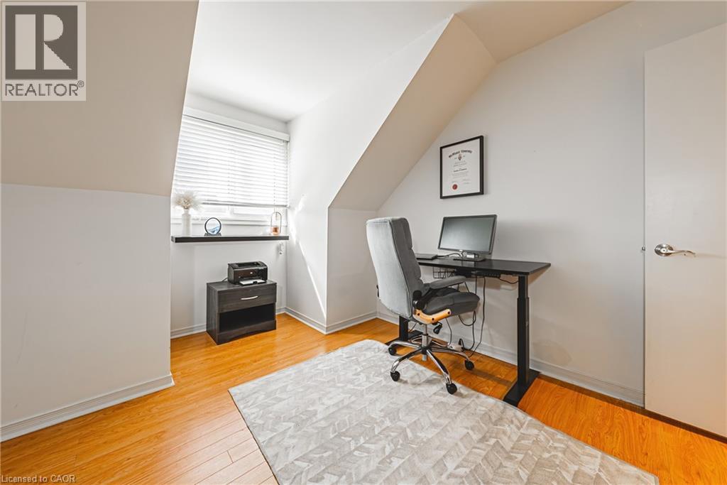 2055 WALKERS Line Unit# 242, Burlington, Ontario, L7M4B5 — Photo 17