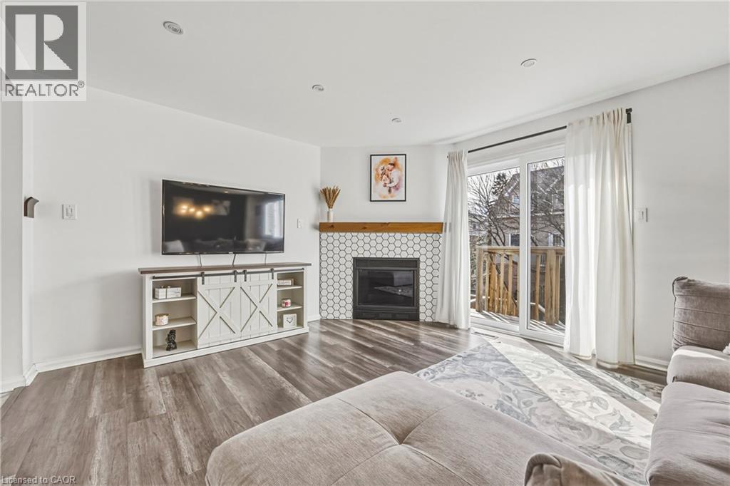 2055 WALKERS Line Unit# 242, Burlington, Ontario, L7M4B5 — Photo 5