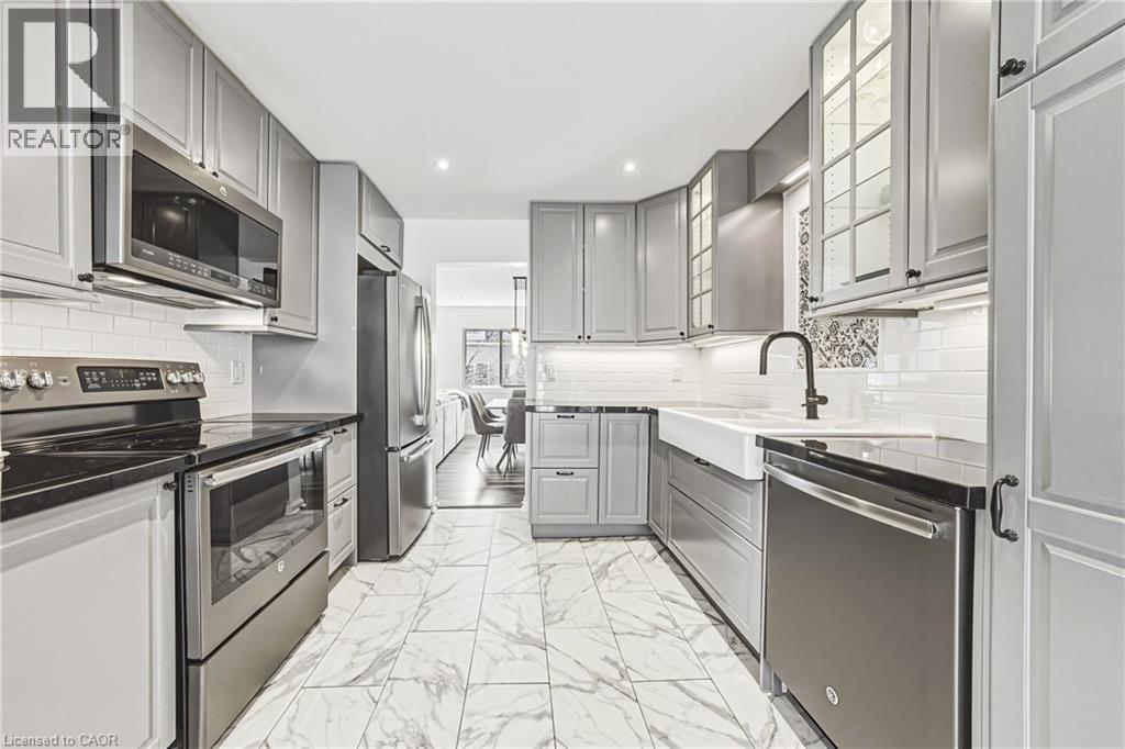 2055 WALKERS Line Unit# 242, Burlington, Ontario, L7M4B5 — Photo 8