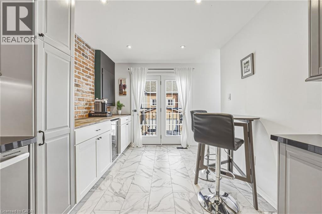 2055 WALKERS Line Unit# 242, Burlington, Ontario, L7M4B5 — Photo 9