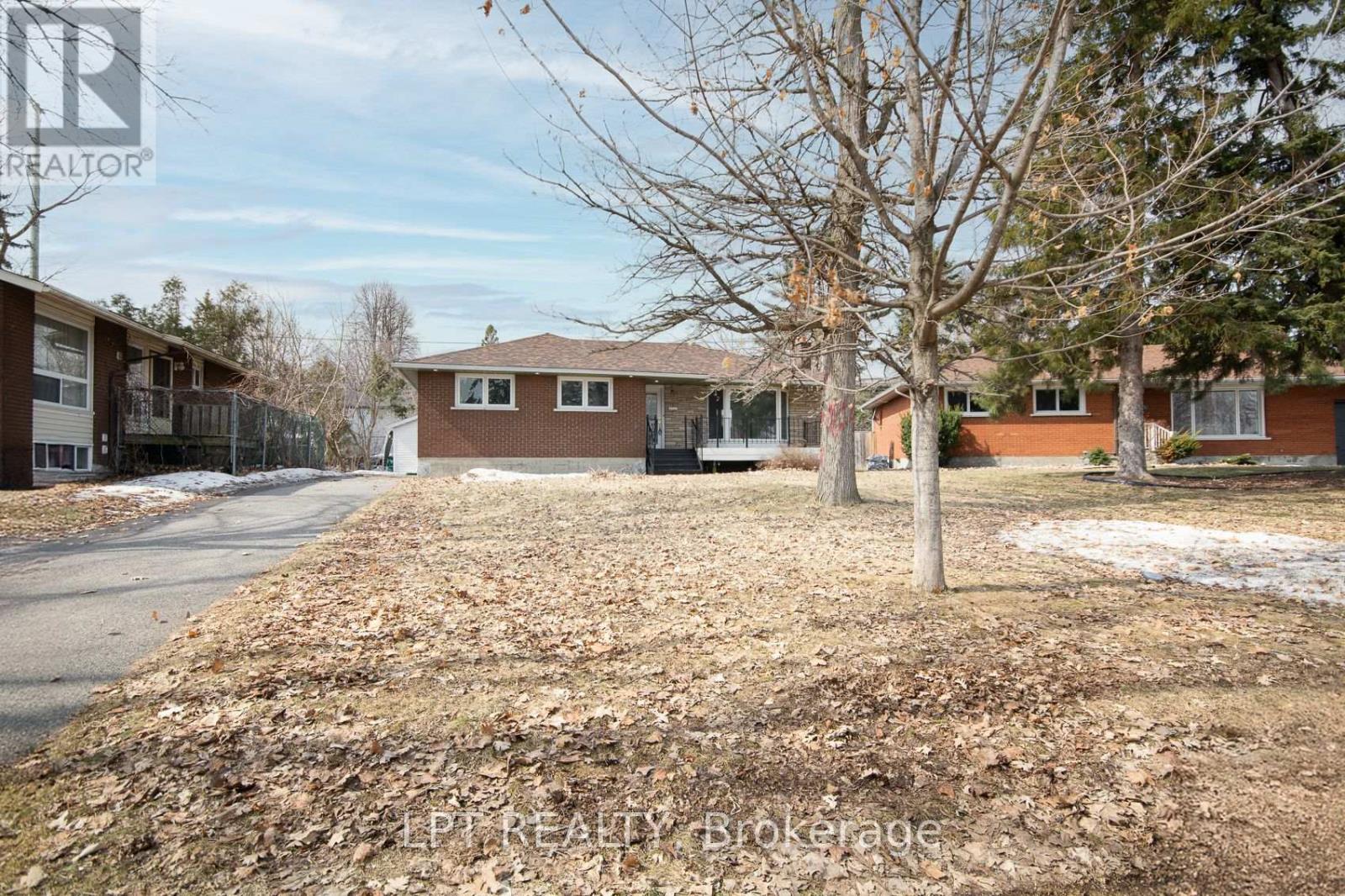 2317 ELMIRA DRIVE, Ottawa, Ontario, K2C1H3 — Photo 2