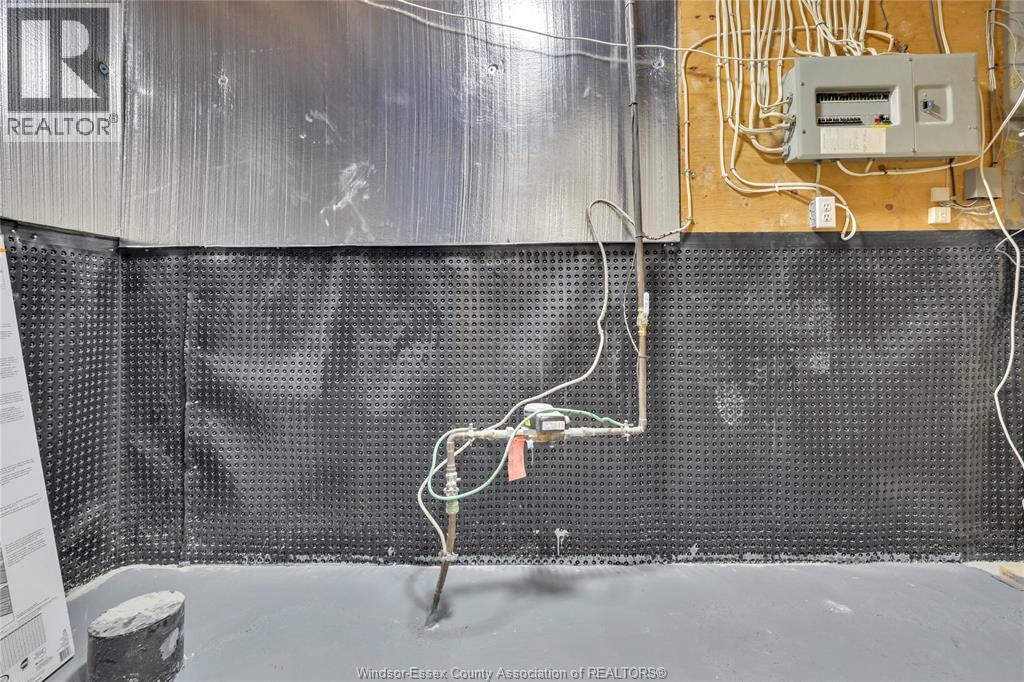 556 CLOVER, Windsor, Ontario, N8P1C6 — Photo 24