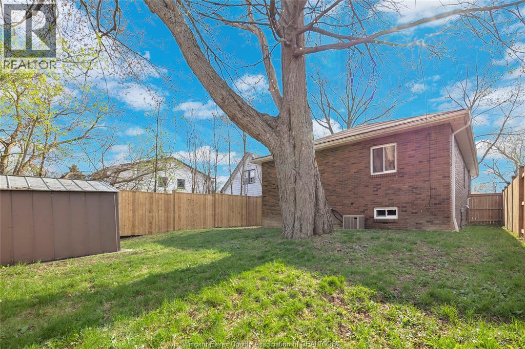 556 CLOVER, Windsor, Ontario, N8P1C6 — Photo 26