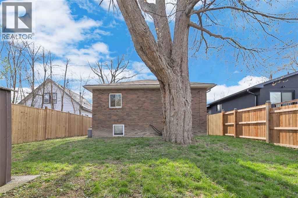 556 CLOVER, Windsor, Ontario, N8P1C6 — Photo 27