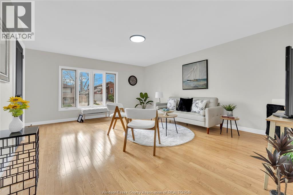 556 CLOVER, Windsor, Ontario, N8P1C6 — Photo 5