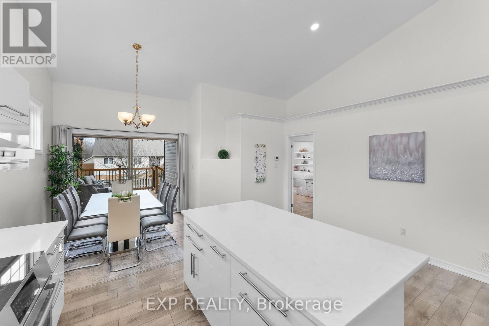 7032 KELLY DRIVE, Niagara Falls (Forestview), Ontario, L2H3J9 — Photo 9