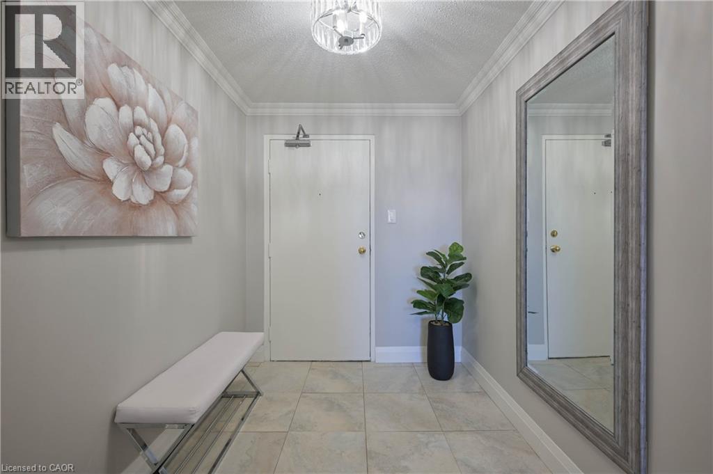 35 GREEN VALLEY Drive Unit# 1612, Kitchener, Ontario, N2P2A5 — Photo 4