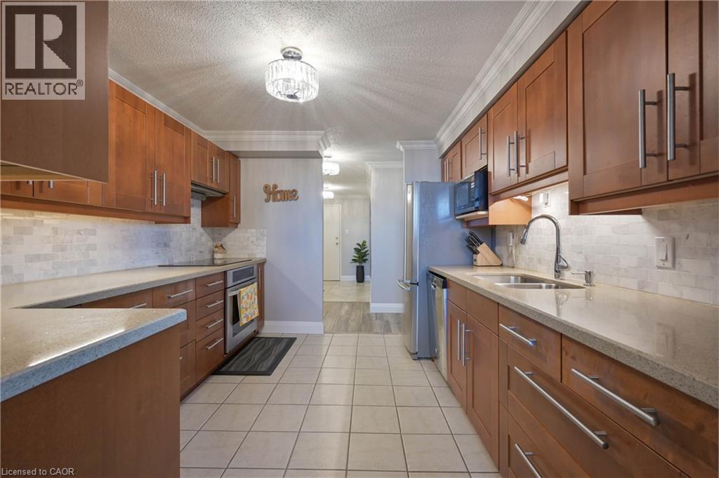 35 GREEN VALLEY Drive Unit# 1612, Kitchener, Ontario, N2P2A5 — Photo 7