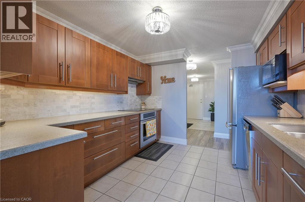 35 GREEN VALLEY Drive Unit# 1612, Kitchener, Ontario, N2P2A5 — Photo 8