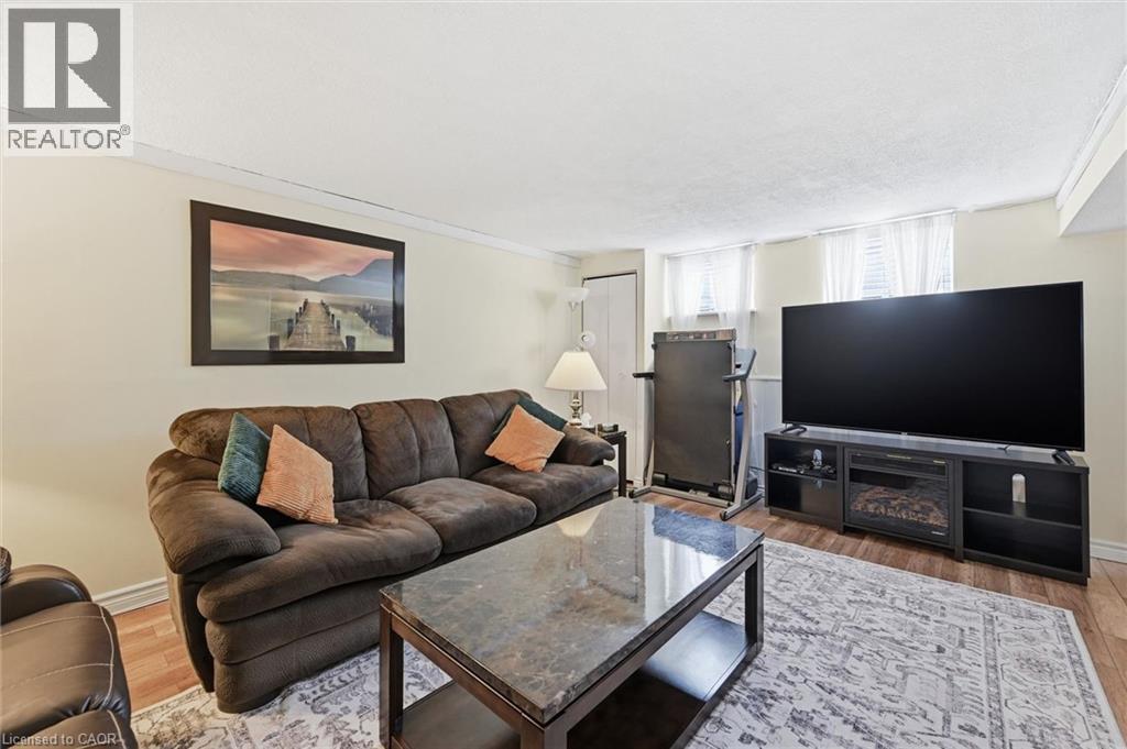 35 VIKING Drive, Grimsby, Ontario, L3M3V2 — Photo 31