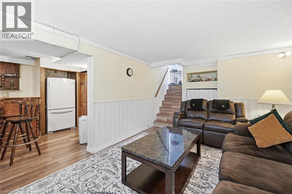 35 VIKING Drive, Grimsby, Ontario, L3M3V2 — Photo 48