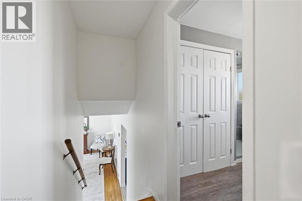 35 VIKING Drive, Grimsby, Ontario, L3M3V2 — Photo 7
