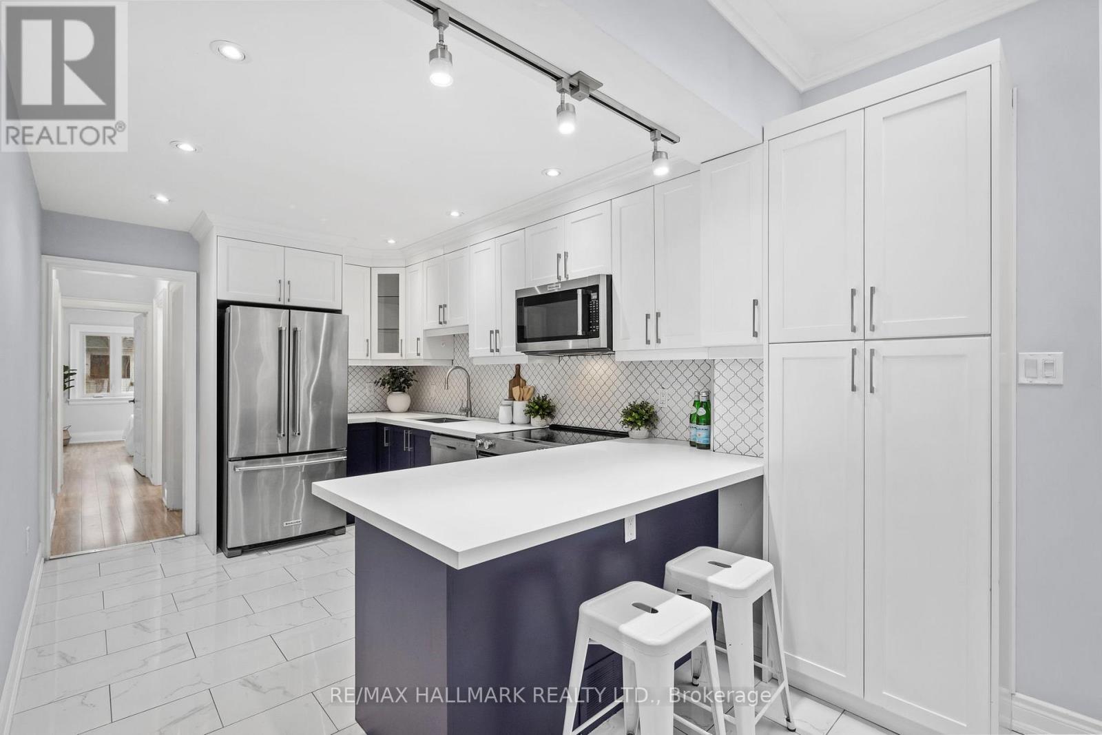 431 BERESFORD AVENUE, Toronto (Runnymede-Bloor West Village), Ontario, M6S3B6 — Photo 6