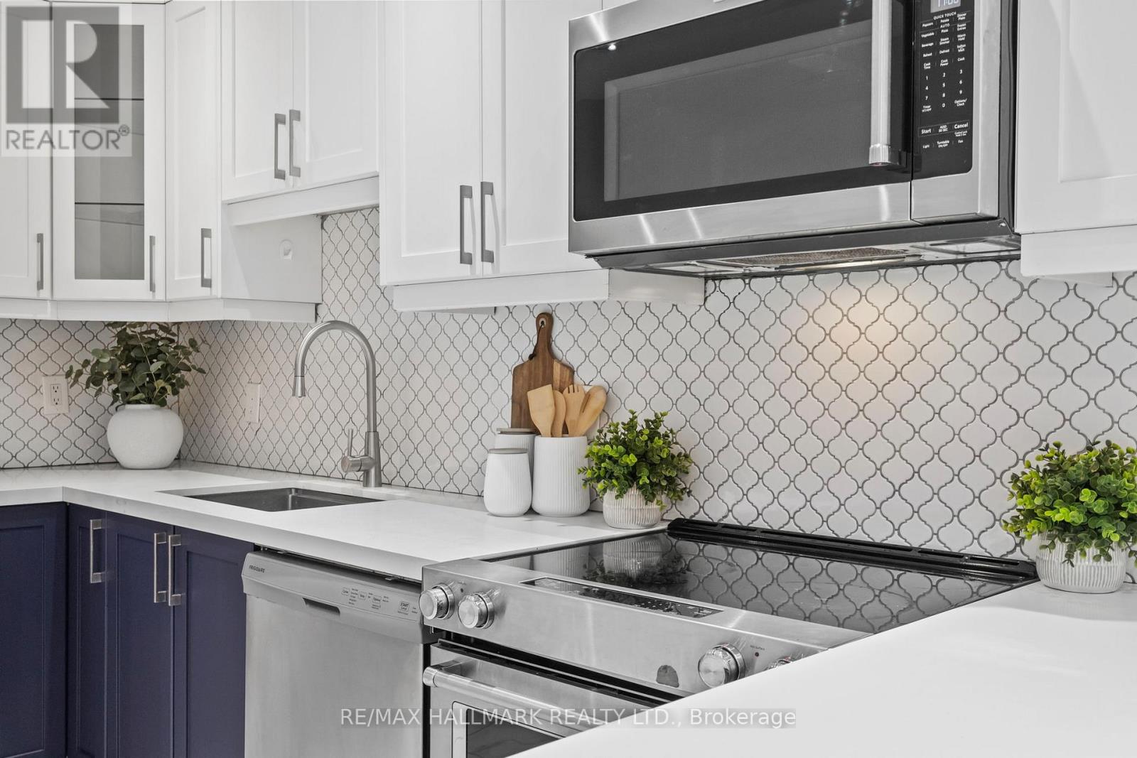 431 BERESFORD AVENUE, Toronto (Runnymede-Bloor West Village), Ontario, M6S3B6 — Photo 7