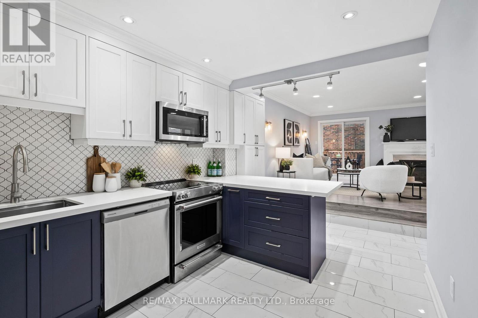 431 BERESFORD AVENUE, Toronto (Runnymede-Bloor West Village), Ontario, M6S3B6 — Photo 8